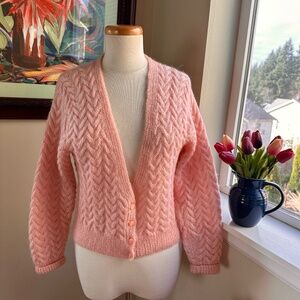 Pink Mohair Hand Knit Cable Pattern V-neck Cardigan Sweater - size M - Vtg 80s